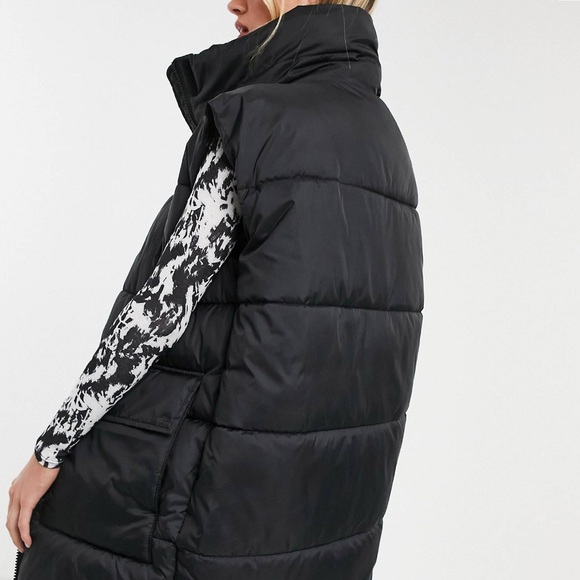 NWT Monki Lumi recycled sleeveless padded jacket in black - Picture 3 of 4